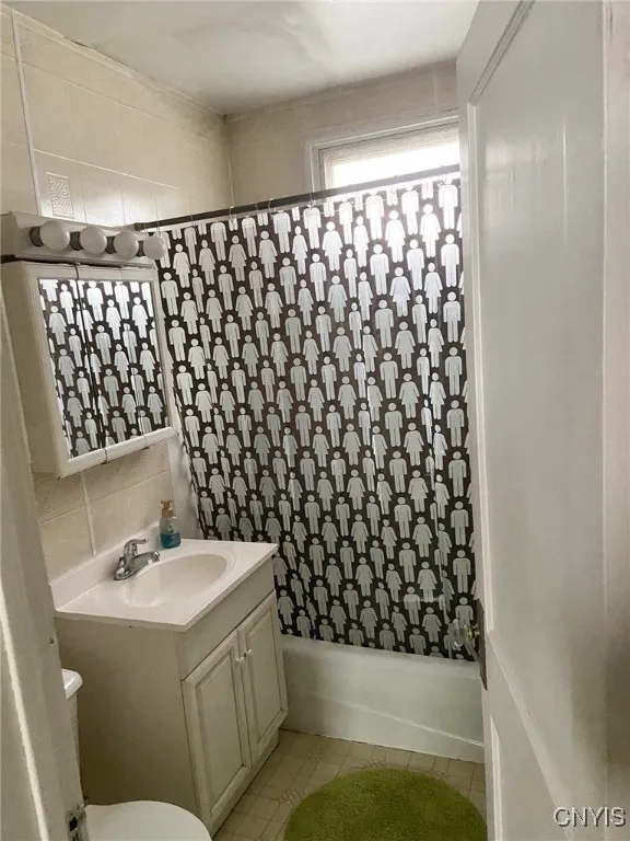 12 Fairfax Place 14, Utica, New York 13502, Utica, New York 13502, 6 Bedrooms Bedrooms, ,2 BathroomsBathrooms,Residential,Closed,12 Fairfax Place 14, Utica, New York 13502,0,S1607138