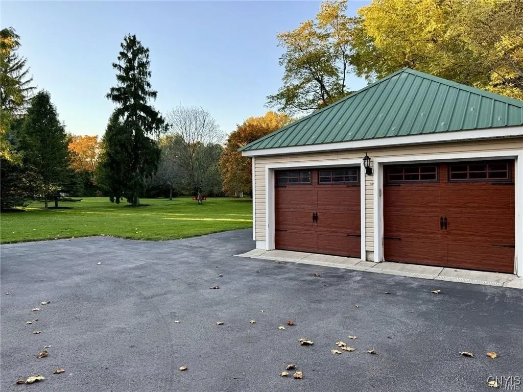 44 West Genesee Street, Skaneateles, New York 1315, Skaneateles, New York 13152, 3 Bedrooms Bedrooms, 10 Rooms Rooms,3 BathroomsBathrooms,Residential Lease,For Rent,44 West Genesee Street, Skaneateles, New York 1315,0,S1606548