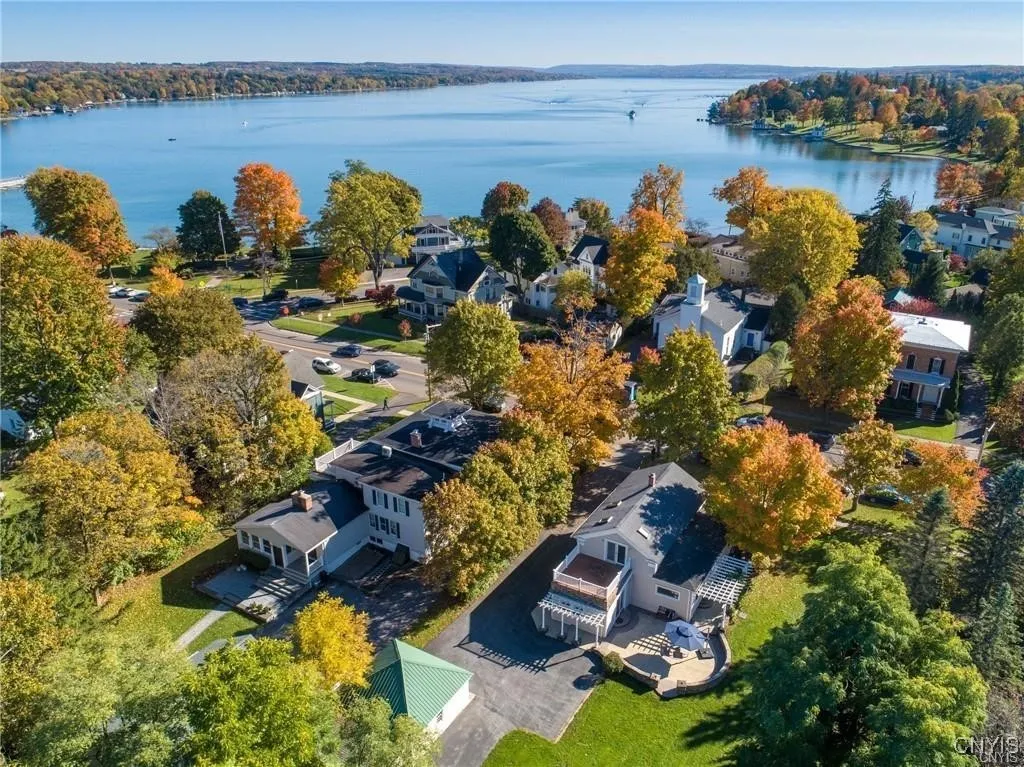 44 West Genesee Street, Skaneateles, New York 1315, Skaneateles, New York 13152, 3 Bedrooms Bedrooms, 10 Rooms Rooms,3 BathroomsBathrooms,Residential Lease,For Rent,44 West Genesee Street, Skaneateles, New York 1315,0,S1606548