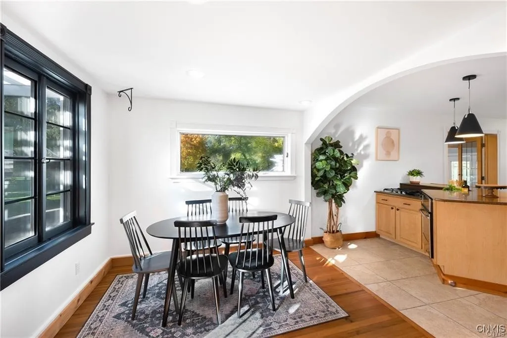 44 West Genesee Street, Skaneateles, New York 1315, Skaneateles, New York 13152, 3 Bedrooms Bedrooms, 10 Rooms Rooms,3 BathroomsBathrooms,Residential Lease,For Rent,44 West Genesee Street, Skaneateles, New York 1315,0,S1606548