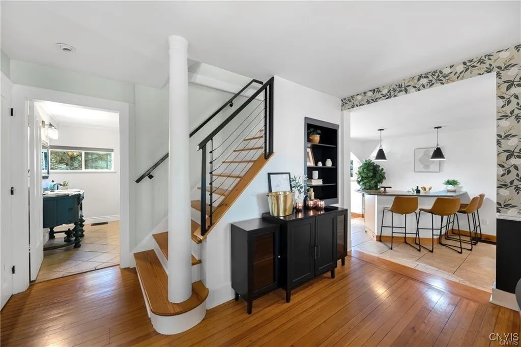 44 West Genesee Street, Skaneateles, New York 1315, Skaneateles, New York 13152, 3 Bedrooms Bedrooms, 10 Rooms Rooms,3 BathroomsBathrooms,Residential Lease,For Rent,44 West Genesee Street, Skaneateles, New York 1315,0,S1606548