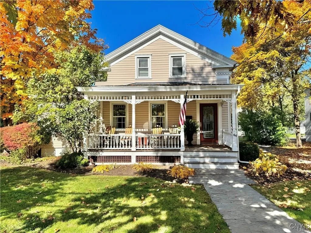 44 West Genesee Street, Skaneateles, New York 1315, Skaneateles, New York 13152, 3 Bedrooms Bedrooms, 10 Rooms Rooms,3 BathroomsBathrooms,Residential Lease,For Rent,44 West Genesee Street, Skaneateles, New York 1315,0,S1606548