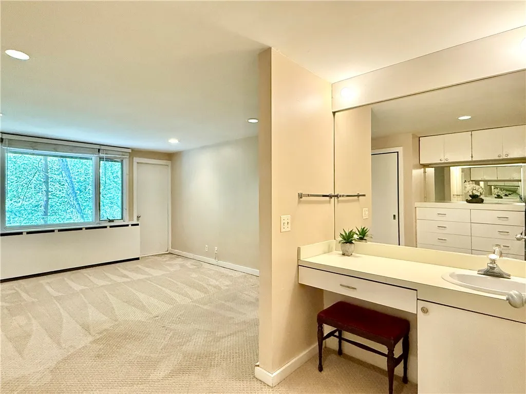 19-21 Ravine Park N Park North, Oneonta-city, New, Oneonta, New York 13820, 5 Bedrooms Bedrooms, 11 Rooms Rooms,3 BathroomsBathrooms,Residential,Closed,19-21 Ravine Park N Park North, Oneonta-city, New ,0,R1602427