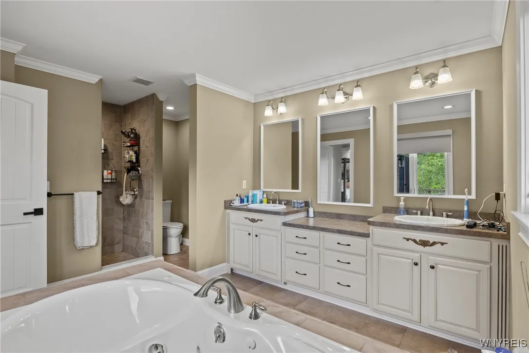 3750 Transit Road, Orchard Park, New York 14127, Orchard Park, New York 14127, 4 Bedrooms Bedrooms, 7 Rooms Rooms,3 BathroomsBathrooms,Residential,Closed,3750 Transit Road, Orchard Park, New York 14127,0,B1606833