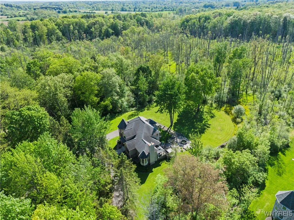 3750 Transit Road, Orchard Park, New York 14127, Orchard Park, New York 14127, 4 Bedrooms Bedrooms, 7 Rooms Rooms,3 BathroomsBathrooms,Residential,Closed,3750 Transit Road, Orchard Park, New York 14127,0,B1606833