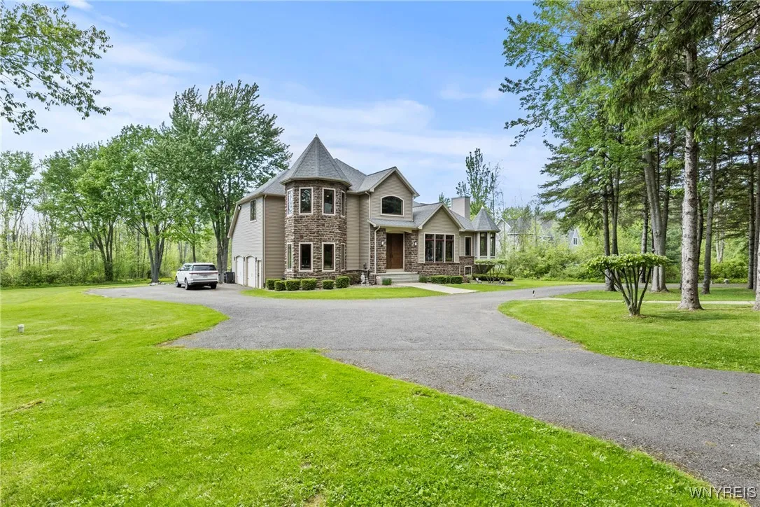 3750 Transit Road, Orchard Park, New York 14127, Orchard Park, New York 14127, 4 Bedrooms Bedrooms, 7 Rooms Rooms,3 BathroomsBathrooms,Residential,Closed,3750 Transit Road, Orchard Park, New York 14127,0,B1606833