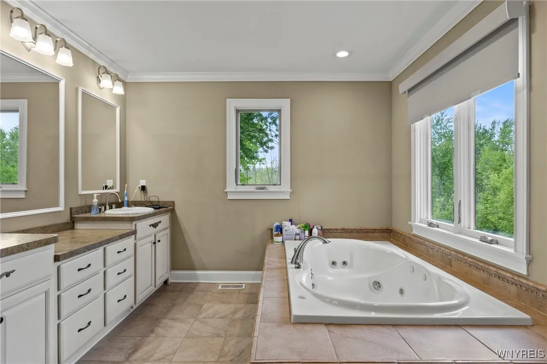 3750 Transit Road, Orchard Park, New York 14127, Orchard Park, New York 14127, 4 Bedrooms Bedrooms, 7 Rooms Rooms,3 BathroomsBathrooms,Residential,Closed,3750 Transit Road, Orchard Park, New York 14127,0,B1606833