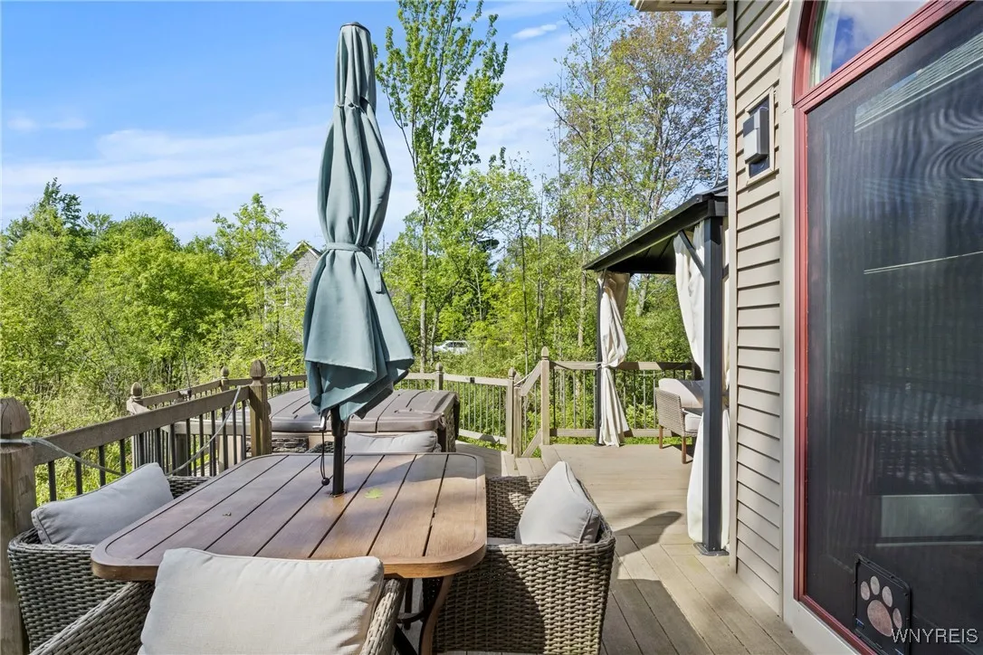 3750 Transit Road, Orchard Park, New York 14127, Orchard Park, New York 14127, 4 Bedrooms Bedrooms, 7 Rooms Rooms,3 BathroomsBathrooms,Residential,Closed,3750 Transit Road, Orchard Park, New York 14127,0,B1606833