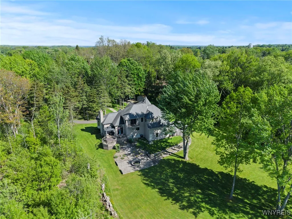 3750 Transit Road, Orchard Park, New York 14127, Orchard Park, New York 14127, 4 Bedrooms Bedrooms, 7 Rooms Rooms,3 BathroomsBathrooms,Residential,Closed,3750 Transit Road, Orchard Park, New York 14127,0,B1606833