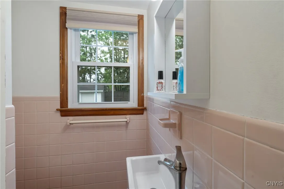 4 Nightingale Path, Clay, New York 13090, Clay, New York 13090, 4 Bedrooms Bedrooms, 9 Rooms Rooms,2 BathroomsBathrooms,Residential,Closed,4 Nightingale Path, Clay, New York 13090,0,S1605407