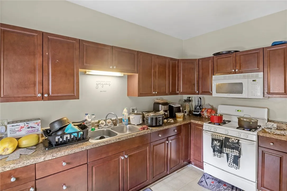187 Culver Road, Rochester, New York 14607, Rochester, New York 14607, 7 Bedrooms Bedrooms, ,4 BathroomsBathrooms,Residential,Closed,187 Culver Road, Rochester, New York 14607,0,R1606147