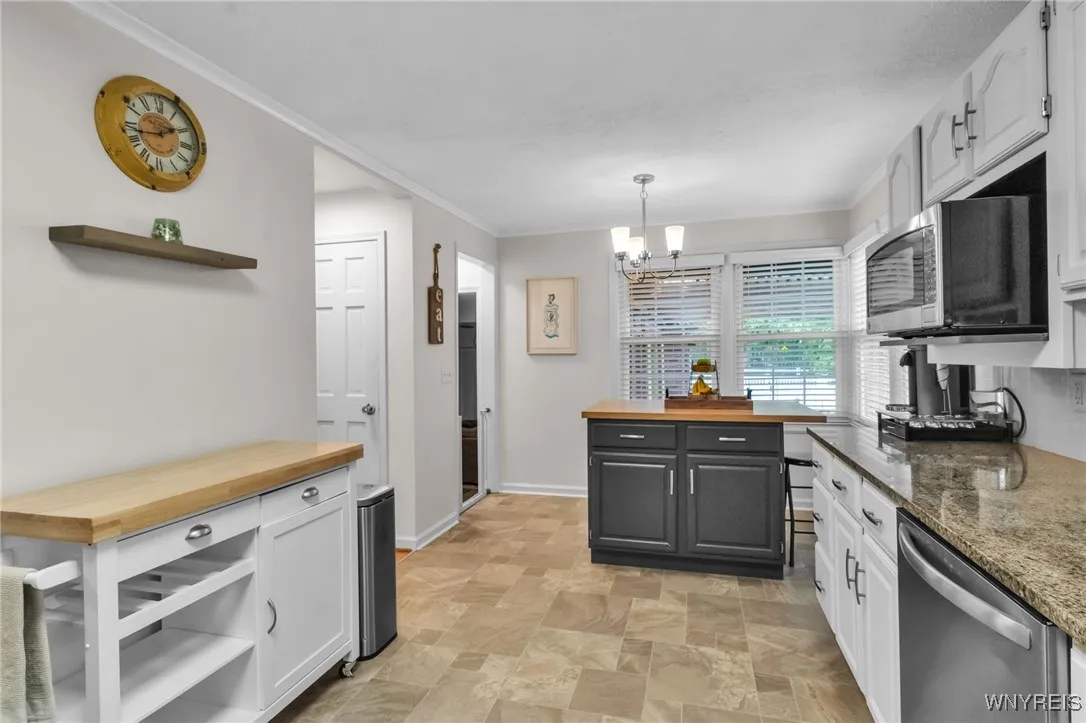 85 Columbia Drive, Amherst, New York 14221, Amherst, New York 14221, 3 Bedrooms Bedrooms, 7 Rooms Rooms,2 BathroomsBathrooms,Residential,Closed,85 Columbia Drive, Amherst, New York 14221,0,B1607157