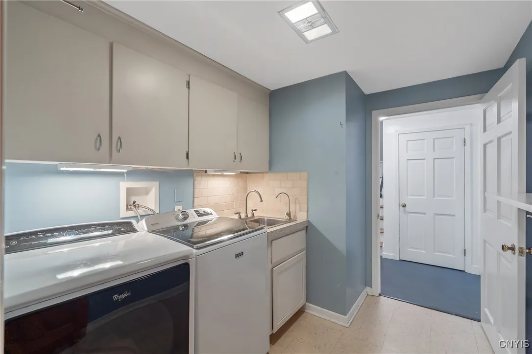 9 Bishop Drive, Manlius, New York 13066, Manlius, New York 13066, 4 Bedrooms Bedrooms, 12 Rooms Rooms,2 BathroomsBathrooms,Residential,Closed,9 Bishop Drive, Manlius, New York 13066,0,S1607035