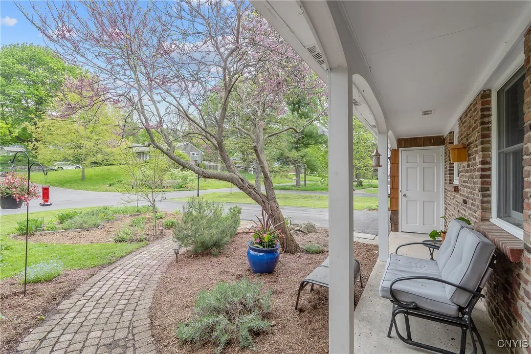 9 Bishop Drive, Manlius, New York 13066, Manlius, New York 13066, 4 Bedrooms Bedrooms, 12 Rooms Rooms,2 BathroomsBathrooms,Residential,Closed,9 Bishop Drive, Manlius, New York 13066,0,S1607035