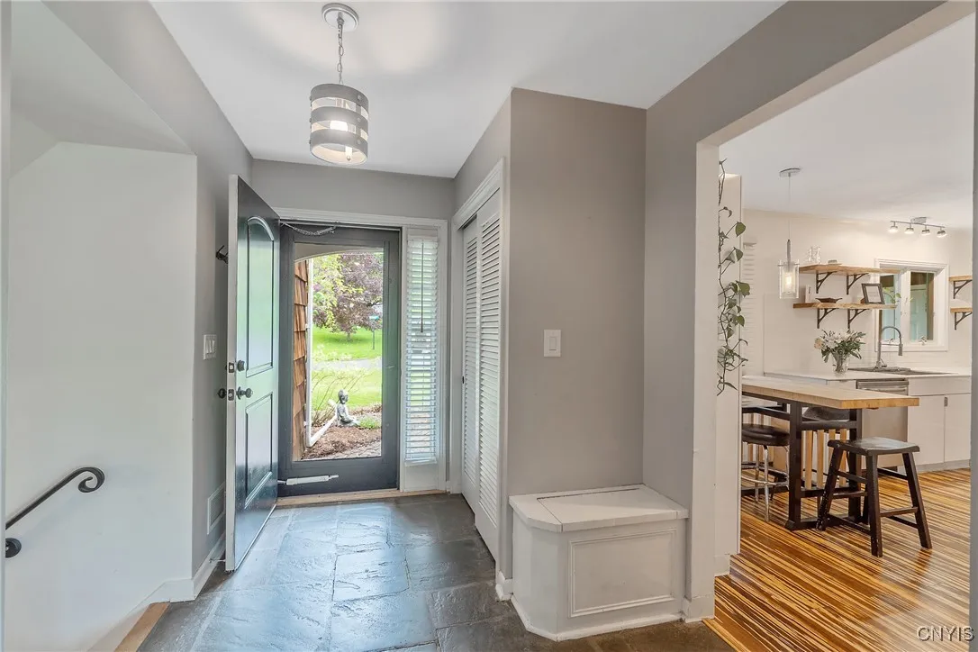 9 Bishop Drive, Manlius, New York 13066, Manlius, New York 13066, 4 Bedrooms Bedrooms, 12 Rooms Rooms,2 BathroomsBathrooms,Residential,Closed,9 Bishop Drive, Manlius, New York 13066,0,S1607035