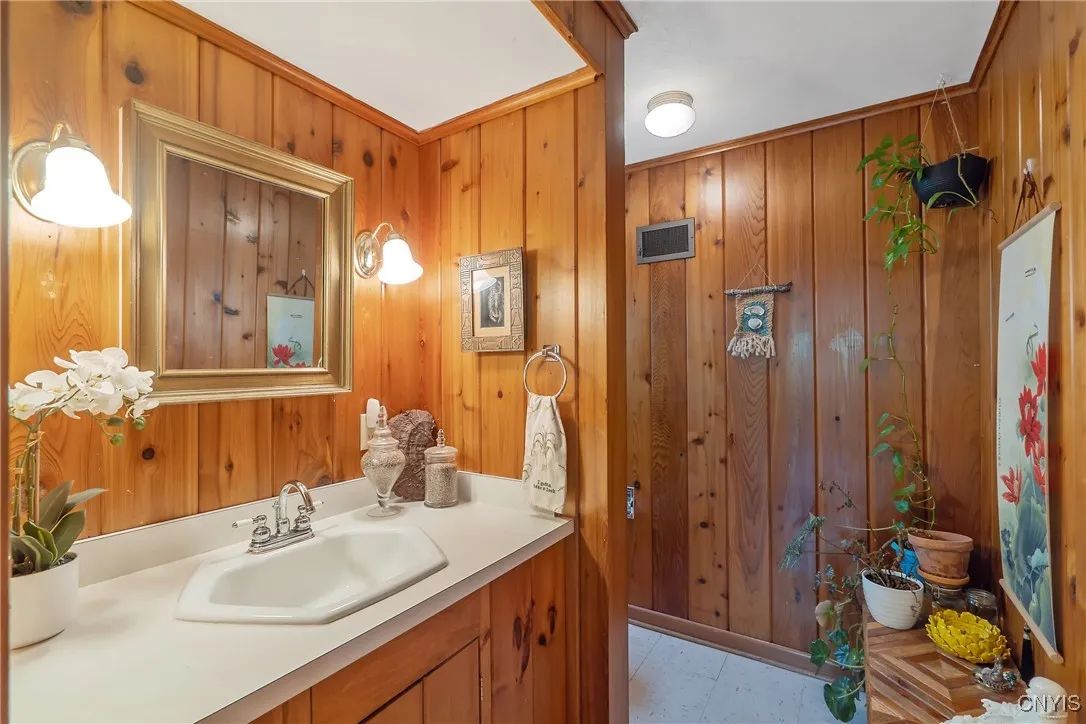 9 Bishop Drive, Manlius, New York 13066, Manlius, New York 13066, 4 Bedrooms Bedrooms, 12 Rooms Rooms,2 BathroomsBathrooms,Residential,Closed,9 Bishop Drive, Manlius, New York 13066,0,S1607035