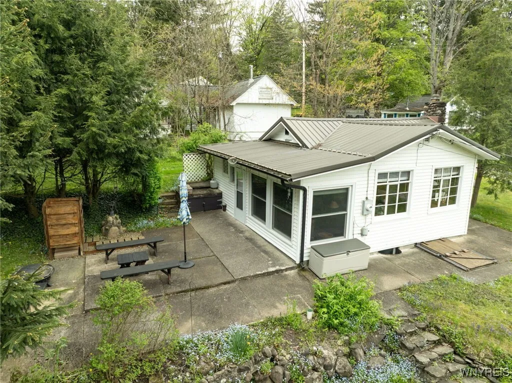 90 Summerset Drive C, Java, New York 14009, Java, New York 14009, 1 Bedroom Bedrooms, 5 Rooms Rooms,1 BathroomBathrooms,Residential,Closed,90 Summerset Drive C, Java, New York 14009,0,B1605574