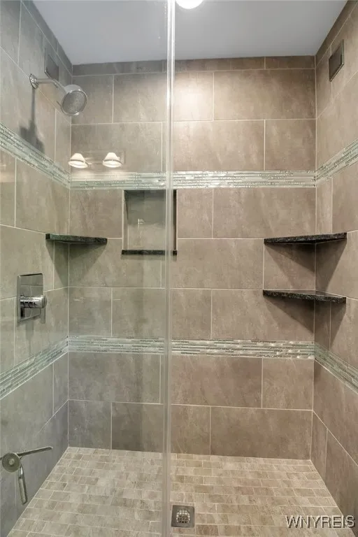8355 Black Walnut Drive, Clarence, New York 14051, Clarence, New York 14051, 4 Bedrooms Bedrooms, 9 Rooms Rooms,2 BathroomsBathrooms,Residential,Closed,8355 Black Walnut Drive, Clarence, New York 14051,0,B1607163