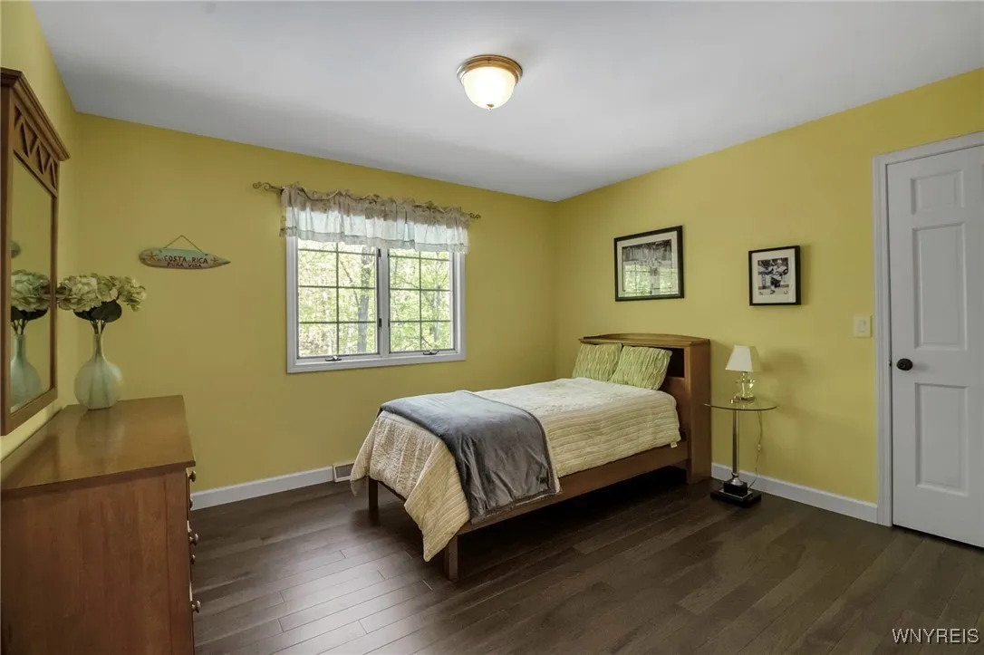 8355 Black Walnut Drive, Clarence, New York 14051, Clarence, New York 14051, 4 Bedrooms Bedrooms, 9 Rooms Rooms,2 BathroomsBathrooms,Residential,Closed,8355 Black Walnut Drive, Clarence, New York 14051,0,B1607163
