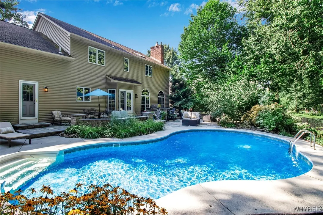 8355 Black Walnut Drive, Clarence, New York 14051, Clarence, New York 14051, 4 Bedrooms Bedrooms, 9 Rooms Rooms,2 BathroomsBathrooms,Residential,Closed,8355 Black Walnut Drive, Clarence, New York 14051,0,B1607163