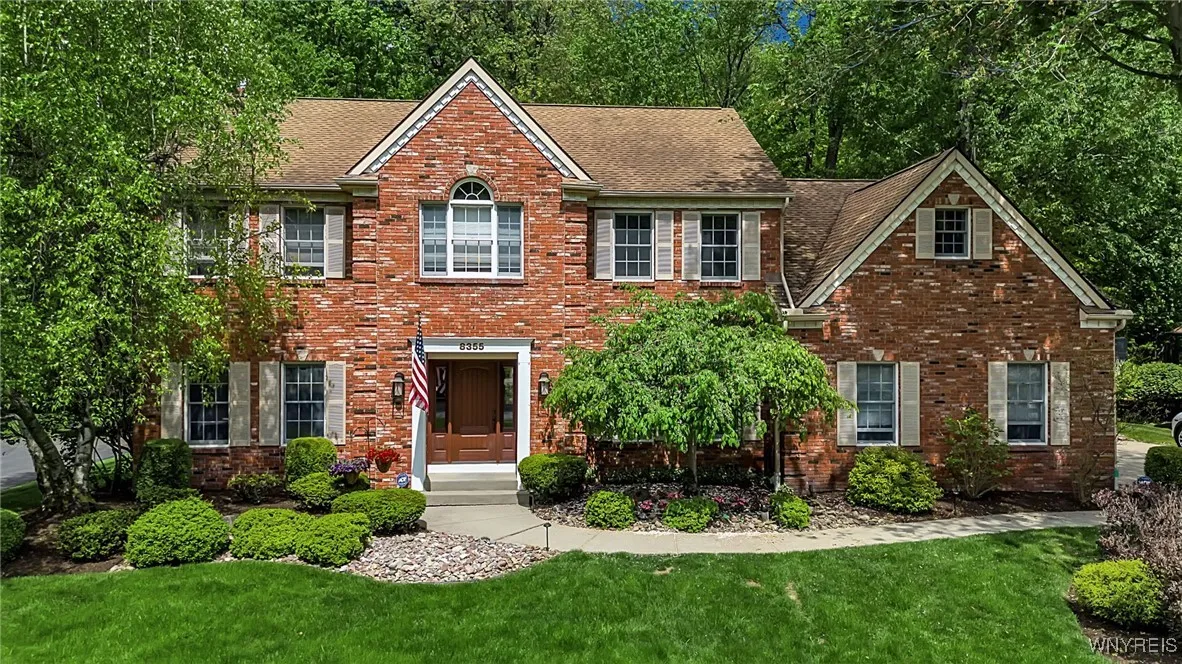 8355 Black Walnut Drive, Clarence, New York 14051, Clarence, New York 14051, 4 Bedrooms Bedrooms, 9 Rooms Rooms,2 BathroomsBathrooms,Residential,Closed,8355 Black Walnut Drive, Clarence, New York 14051,0,B1607163