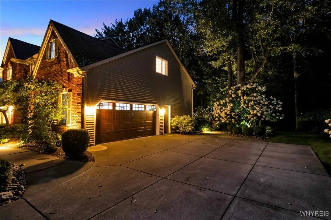 8355 Black Walnut Drive, Clarence, New York 14051, Clarence, New York 14051, 4 Bedrooms Bedrooms, 9 Rooms Rooms,2 BathroomsBathrooms,Residential,Closed,8355 Black Walnut Drive, Clarence, New York 14051,0,B1607163