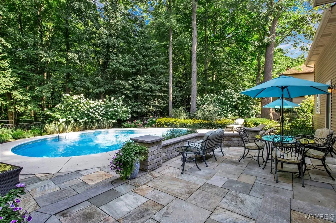 8355 Black Walnut Drive, Clarence, New York 14051, Clarence, New York 14051, 4 Bedrooms Bedrooms, 9 Rooms Rooms,2 BathroomsBathrooms,Residential,Closed,8355 Black Walnut Drive, Clarence, New York 14051,0,B1607163