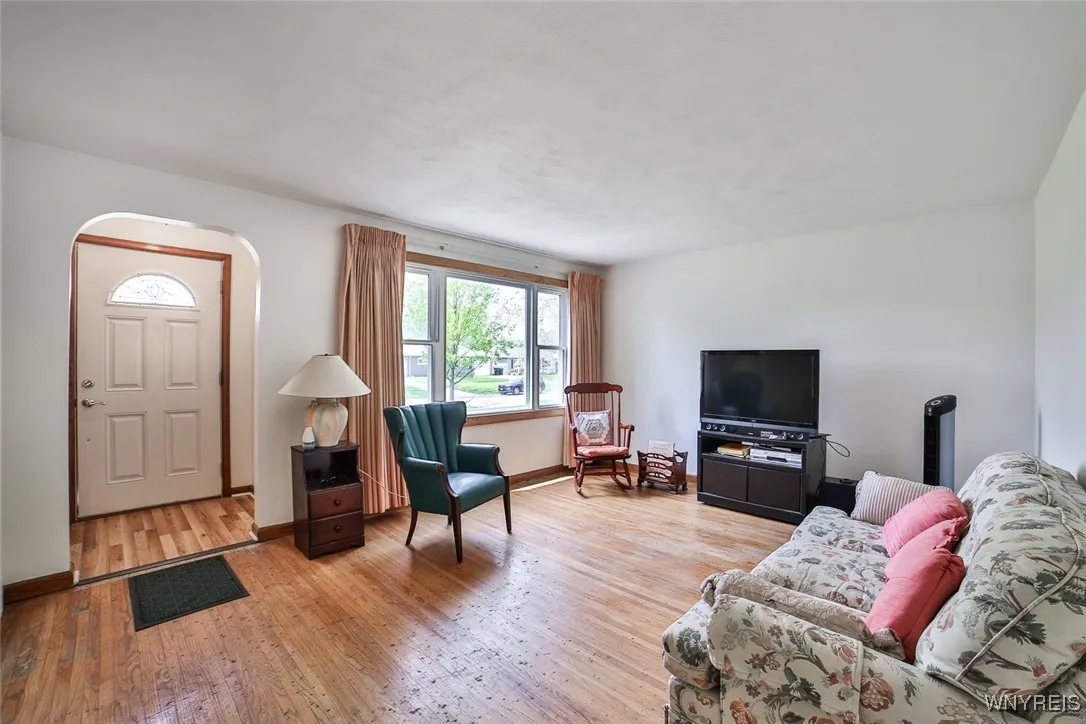 267 Parkhurst Boulevard, Tonawanda-town, New York, Tonawanda, New York 14223, 3 Bedrooms Bedrooms, 6 Rooms Rooms,1 BathroomBathrooms,Residential,For Sale,267 Parkhurst Boulevard, Tonawanda-town, New York ,B1606429
