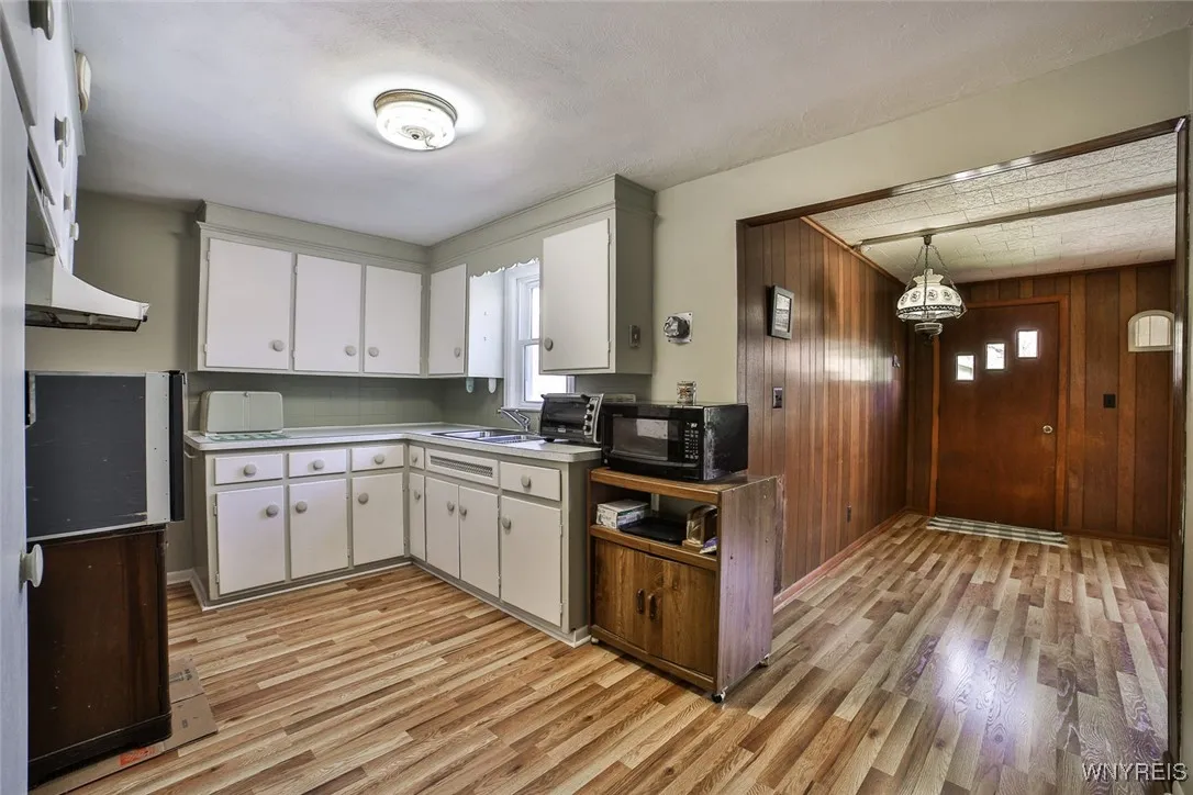 267 Parkhurst Boulevard, Tonawanda-town, New York, Tonawanda, New York 14223, 3 Bedrooms Bedrooms, 6 Rooms Rooms,1 BathroomBathrooms,Residential,For Sale,267 Parkhurst Boulevard, Tonawanda-town, New York ,B1606429