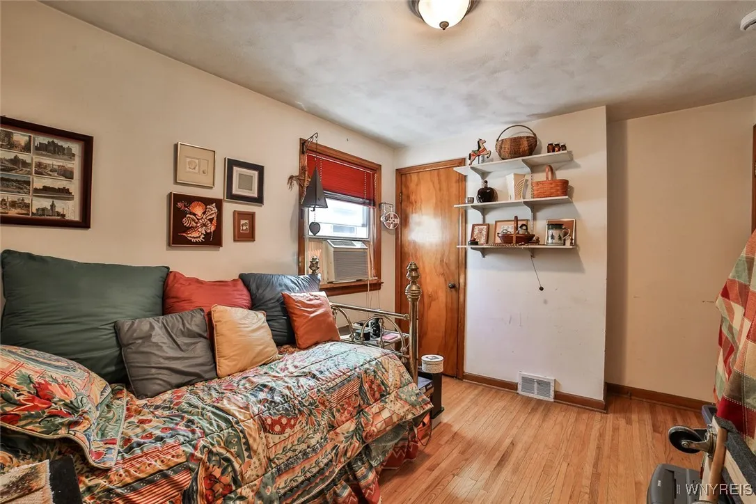 267 Parkhurst Boulevard, Tonawanda-town, New York, Tonawanda, New York 14223, 3 Bedrooms Bedrooms, 6 Rooms Rooms,1 BathroomBathrooms,Residential,For Sale,267 Parkhurst Boulevard, Tonawanda-town, New York ,B1606429