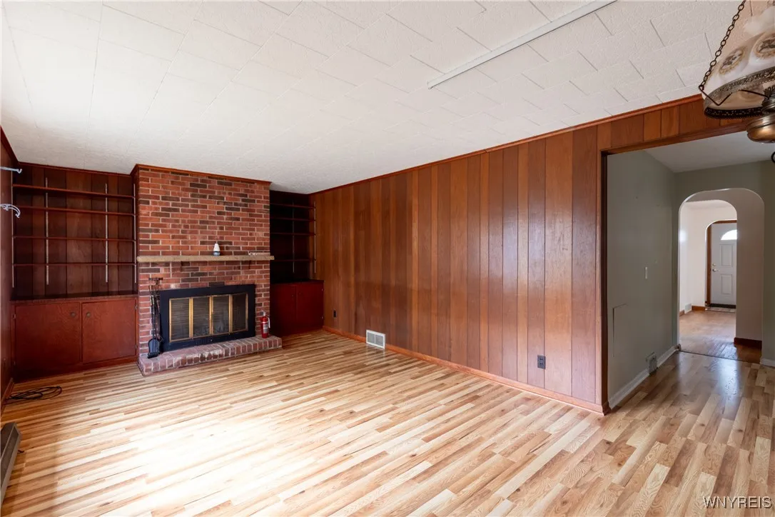 267 Parkhurst Boulevard, Tonawanda-town, New York, Tonawanda, New York 14223, 3 Bedrooms Bedrooms, 6 Rooms Rooms,1 BathroomBathrooms,Residential,For Sale,267 Parkhurst Boulevard, Tonawanda-town, New York ,B1606429