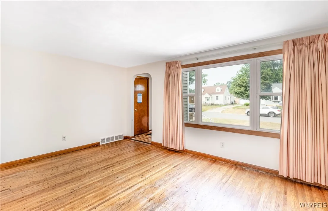 267 Parkhurst Boulevard, Tonawanda-town, New York, Tonawanda, New York 14223, 3 Bedrooms Bedrooms, 6 Rooms Rooms,1 BathroomBathrooms,Residential,For Sale,267 Parkhurst Boulevard, Tonawanda-town, New York ,B1606429