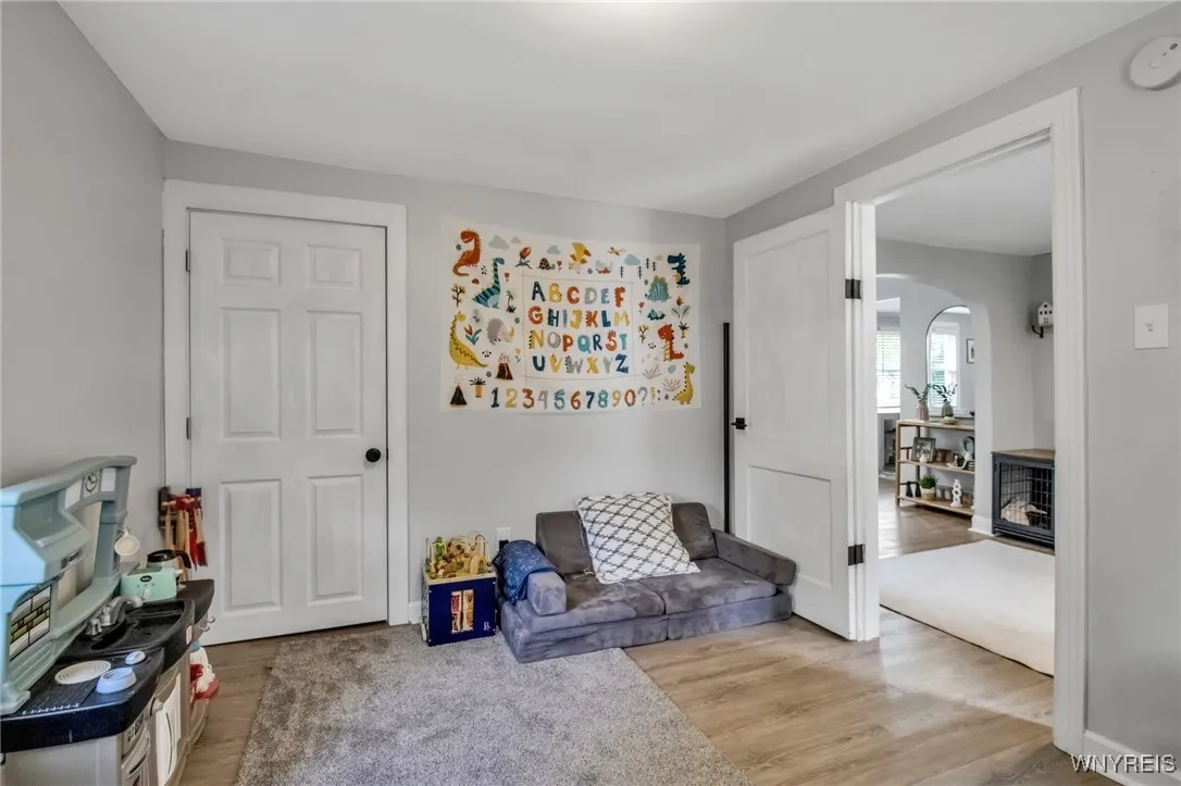 5031 Armor Duells Road, Orchard Park, New York 141, Orchard Park, New York 14127, 3 Bedrooms Bedrooms, 7 Rooms Rooms,2 BathroomsBathrooms,Residential,Closed,5031 Armor Duells Road, Orchard Park, New York 141,B1607451