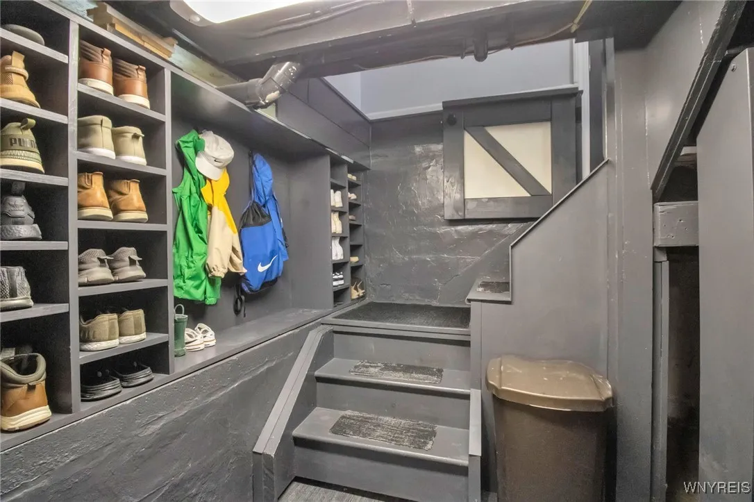 5031 Armor Duells Road, Orchard Park, New York 141, Orchard Park, New York 14127, 3 Bedrooms Bedrooms, 7 Rooms Rooms,2 BathroomsBathrooms,Residential,Closed,5031 Armor Duells Road, Orchard Park, New York 141,B1607451