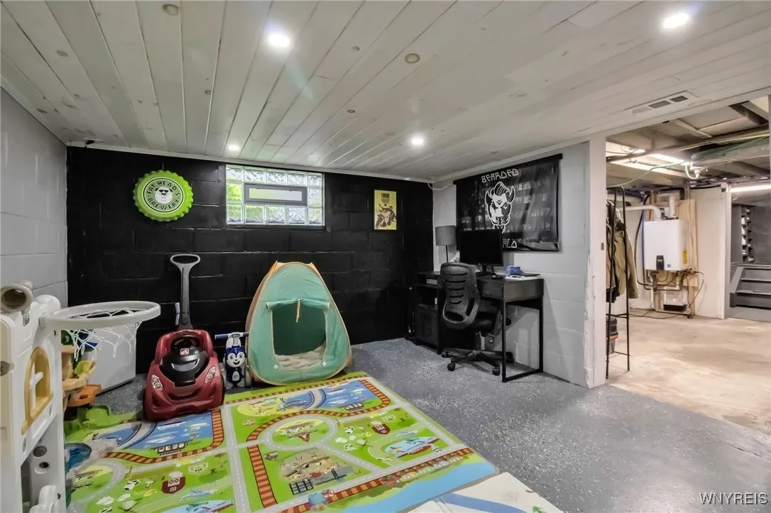 5031 Armor Duells Road, Orchard Park, New York 141, Orchard Park, New York 14127, 3 Bedrooms Bedrooms, 7 Rooms Rooms,2 BathroomsBathrooms,Residential,Closed,5031 Armor Duells Road, Orchard Park, New York 141,B1607451