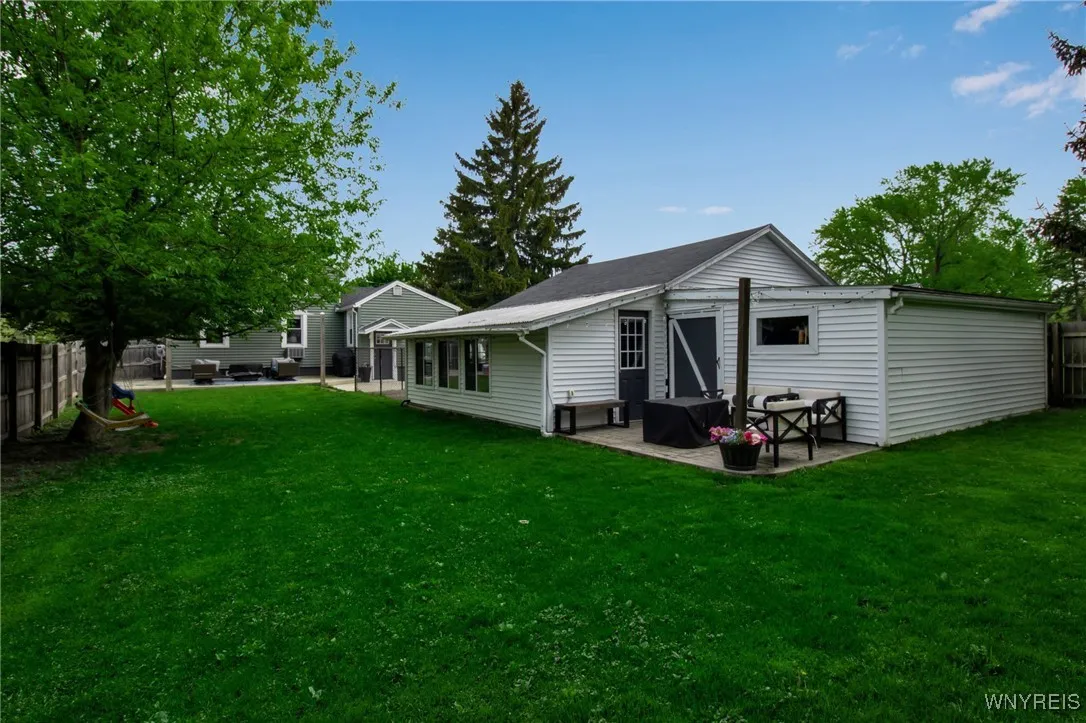 5031 Armor Duells Road, Orchard Park, New York 141, Orchard Park, New York 14127, 3 Bedrooms Bedrooms, 7 Rooms Rooms,2 BathroomsBathrooms,Residential,Closed,5031 Armor Duells Road, Orchard Park, New York 141,B1607451