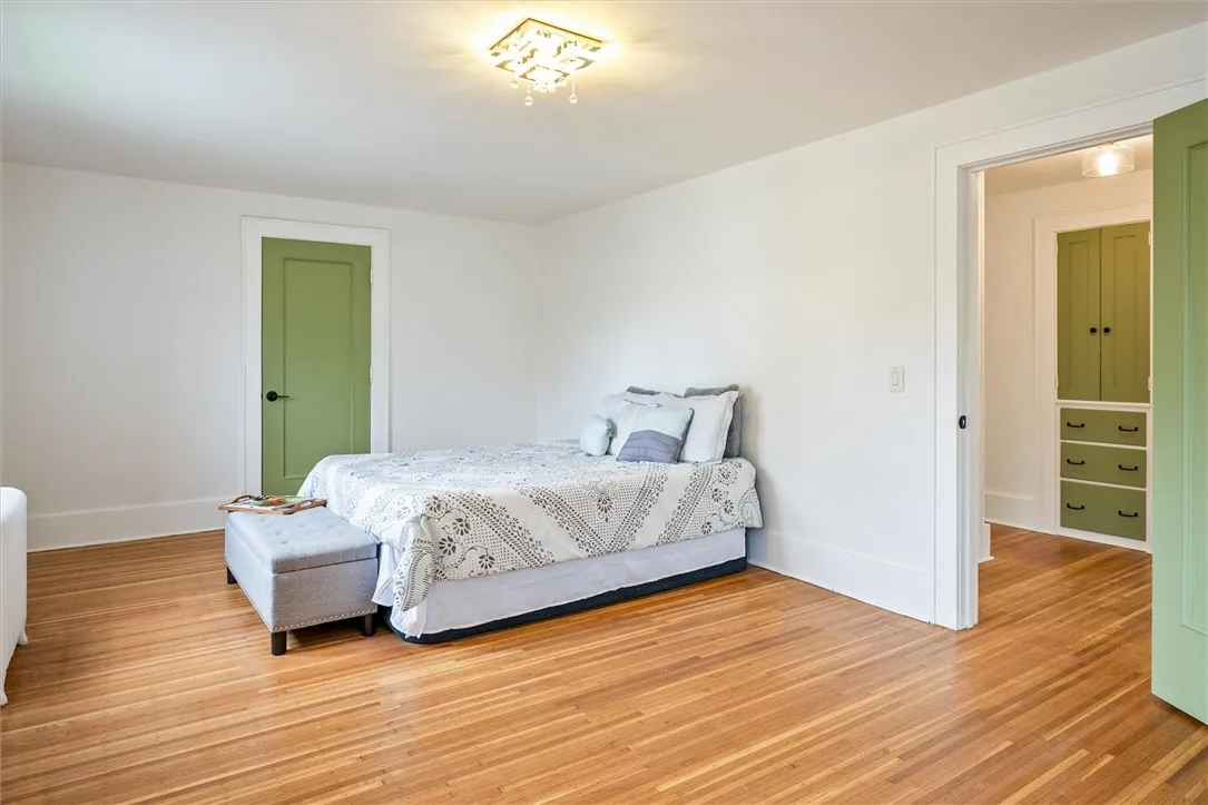202 Crosman Terrace, Rochester, New York 14620, Rochester, New York 14620, 3 Bedrooms Bedrooms, 7 Rooms Rooms,1 BathroomBathrooms,Residential,Closed,202 Crosman Terrace, Rochester, New York 14620,R1607341