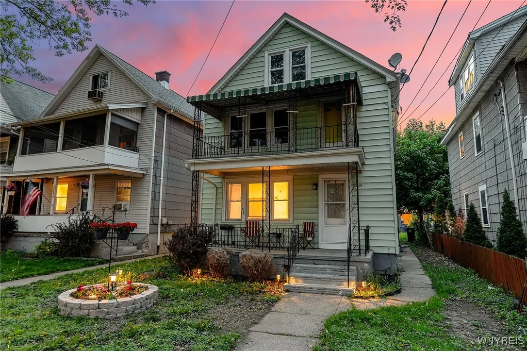 2254 Grand Avenue, Niagara Falls, New York 14301, Niagara Falls, New York 14301, 5 Bedrooms Bedrooms, ,2 BathroomsBathrooms,Residential,Closed,2254 Grand Avenue, Niagara Falls, New York 14301,0,B1607377