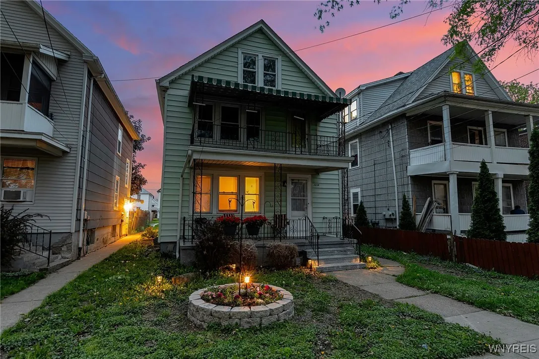 2254 Grand Avenue, Niagara Falls, New York 14301, Niagara Falls, New York 14301, 5 Bedrooms Bedrooms, ,2 BathroomsBathrooms,Residential,Closed,2254 Grand Avenue, Niagara Falls, New York 14301,0,B1607377