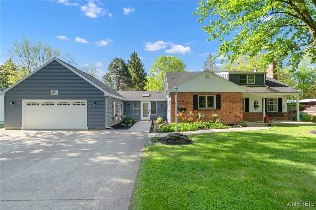 4631 West Overlook Drive, Clarence, New York 14221, Clarence, New York 14221, 4 Bedrooms Bedrooms, 4 Rooms Rooms,3 BathroomsBathrooms,Residential,Closed,4631 West Overlook Drive, Clarence, New York 14221,0,B1607269