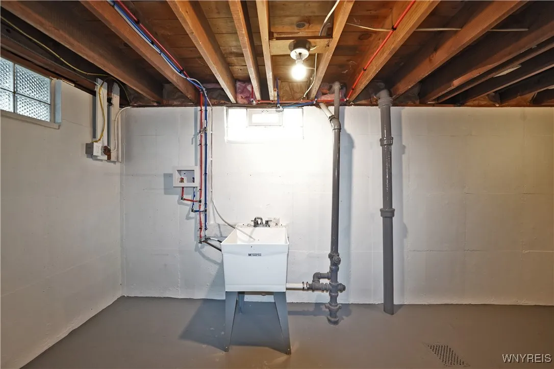 41 Elmview Avenue, Lackawanna, New York 14218, Lackawanna, New York 14218, 3 Bedrooms Bedrooms, 5 Rooms Rooms,1 BathroomBathrooms,Residential,Closed,41 Elmview Avenue, Lackawanna, New York 14218,0,B1606374