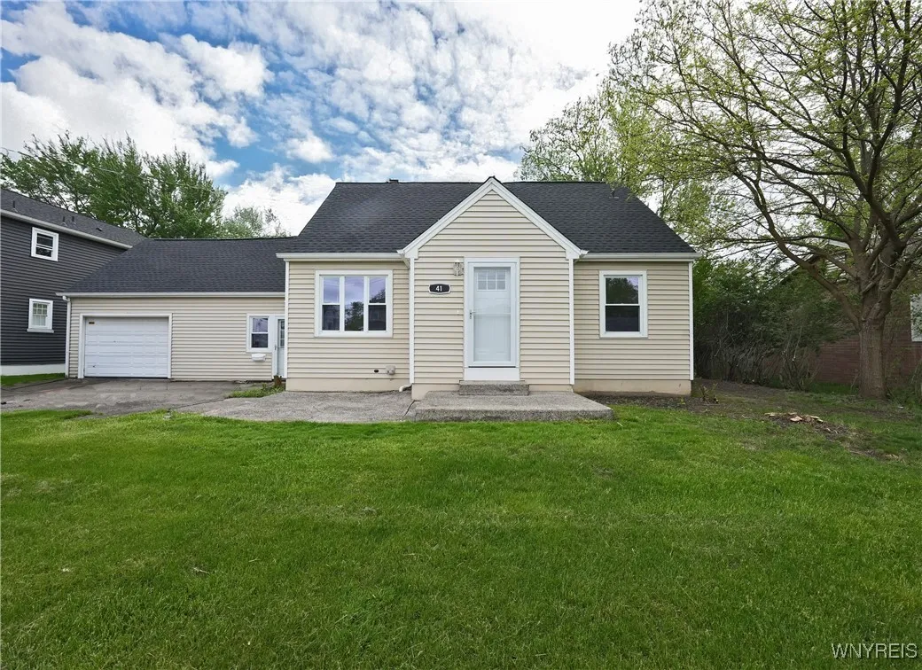 41 Elmview Avenue, Lackawanna, New York 14218, Lackawanna, New York 14218, 3 Bedrooms Bedrooms, 5 Rooms Rooms,1 BathroomBathrooms,Residential,Closed,41 Elmview Avenue, Lackawanna, New York 14218,0,B1606374
