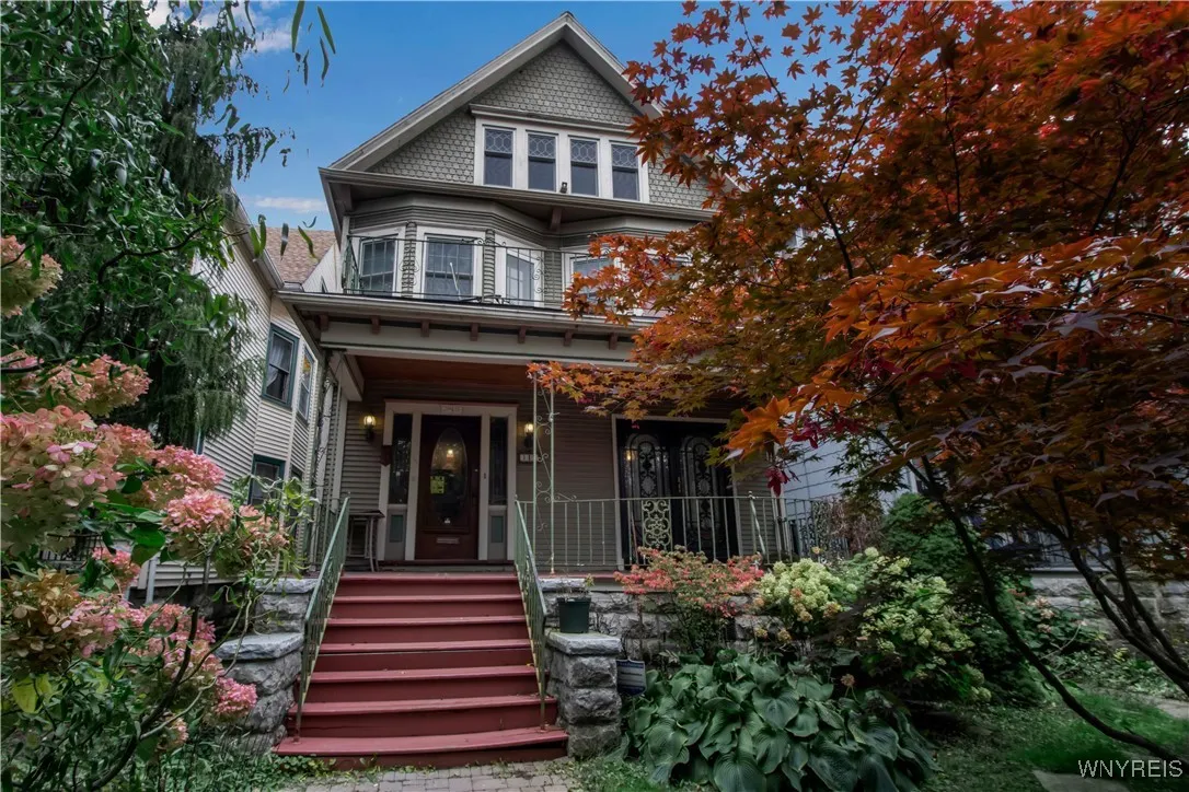 345 Richmond Avenue Upper Rear, Buffalo, New York, Buffalo, New York 14222, 1 Bedroom Bedrooms, 3 Rooms Rooms,1 BathroomBathrooms,Residential Lease,Closed,345 Richmond Avenue Upper Rear, Buffalo, New York ,0,B1607601