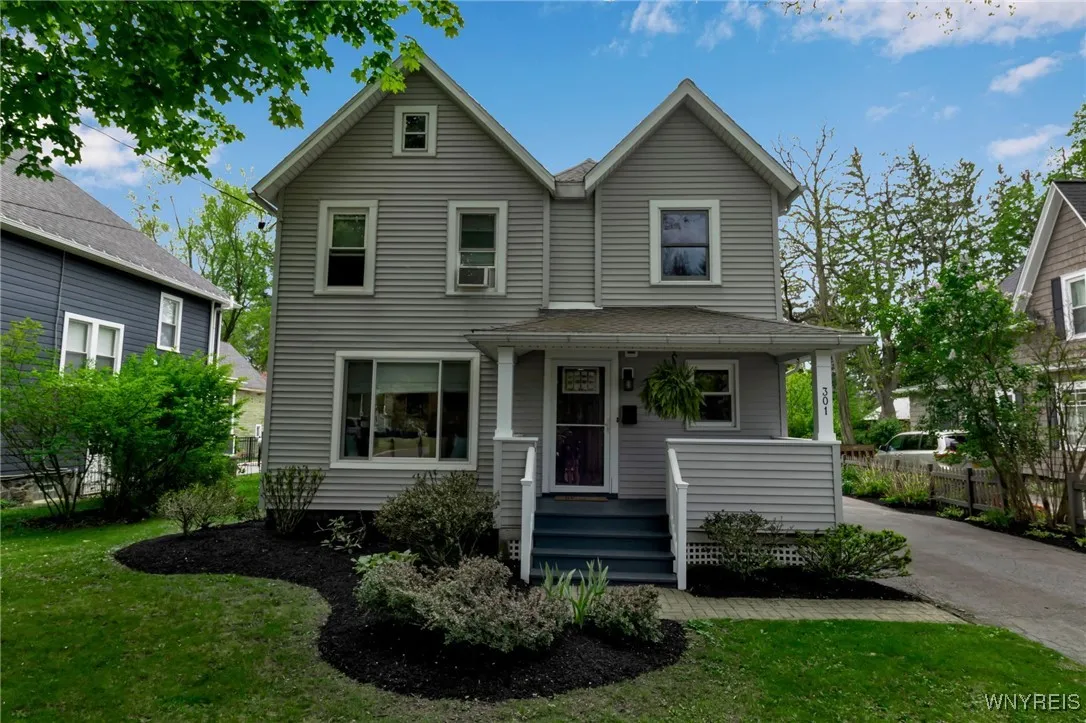301 Oakwood Avenue, Aurora, New York 14052, Aurora, New York 14052, 3 Bedrooms Bedrooms, 7 Rooms Rooms,1 BathroomBathrooms,Residential,Closed,301 Oakwood Avenue, Aurora, New York 14052,0,B1607400