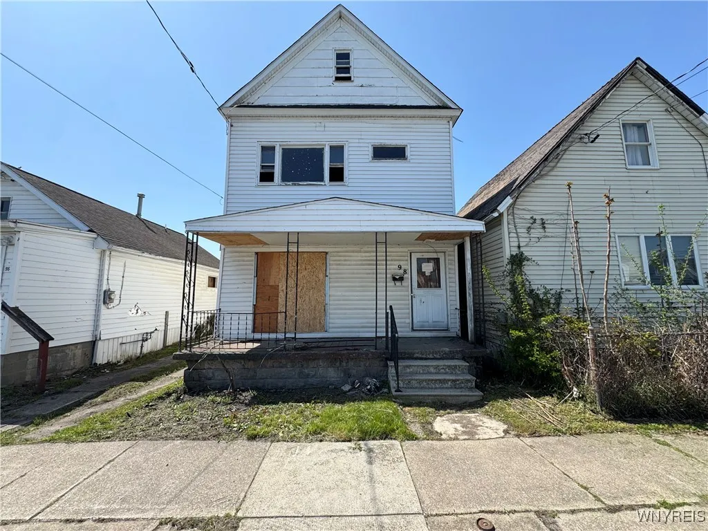 98 Tennessee Street, Buffalo, New York 14204, Buffalo, New York 14204, 3 Bedrooms Bedrooms, 5 Rooms Rooms,1 BathroomBathrooms,Residential,For Sale,98 Tennessee Street, Buffalo, New York 14204,B1606274