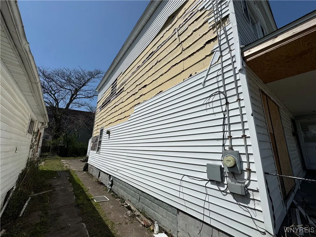 98 Tennessee Street, Buffalo, New York 14204, Buffalo, New York 14204, 3 Bedrooms Bedrooms, 5 Rooms Rooms,1 BathroomBathrooms,Residential,For Sale,98 Tennessee Street, Buffalo, New York 14204,B1606274