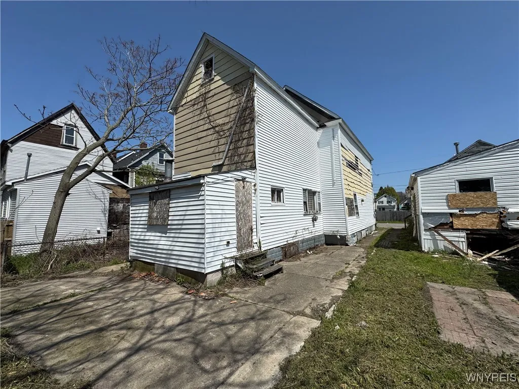 98 Tennessee Street, Buffalo, New York 14204, Buffalo, New York 14204, 3 Bedrooms Bedrooms, 5 Rooms Rooms,1 BathroomBathrooms,Residential,For Sale,98 Tennessee Street, Buffalo, New York 14204,B1606274
