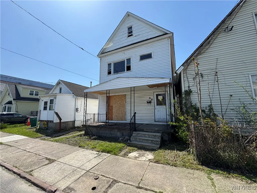 98 Tennessee Street, Buffalo, New York 14204, Buffalo, New York 14204, 3 Bedrooms Bedrooms, 5 Rooms Rooms,1 BathroomBathrooms,Residential,For Sale,98 Tennessee Street, Buffalo, New York 14204,B1606274