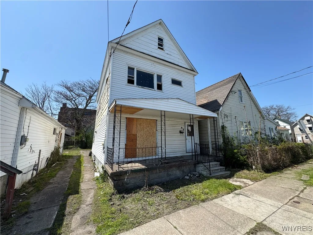 98 Tennessee Street, Buffalo, New York 14204, Buffalo, New York 14204, 3 Bedrooms Bedrooms, 5 Rooms Rooms,1 BathroomBathrooms,Residential,For Sale,98 Tennessee Street, Buffalo, New York 14204,B1606274