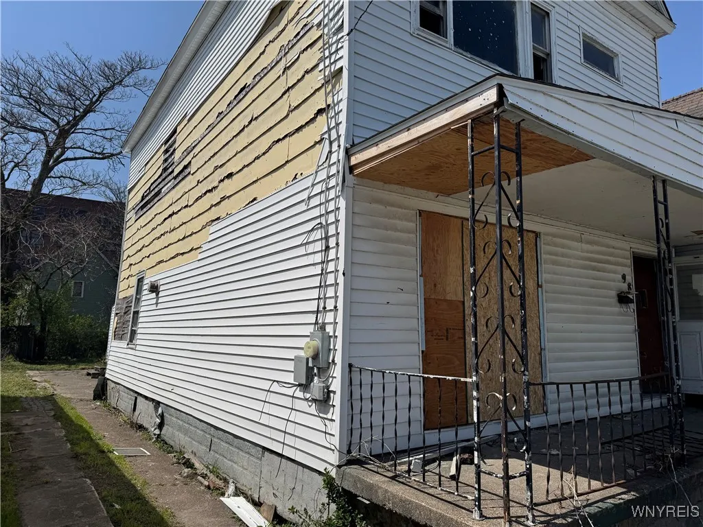 98 Tennessee Street, Buffalo, New York 14204, Buffalo, New York 14204, 3 Bedrooms Bedrooms, 5 Rooms Rooms,1 BathroomBathrooms,Residential,For Sale,98 Tennessee Street, Buffalo, New York 14204,B1606274